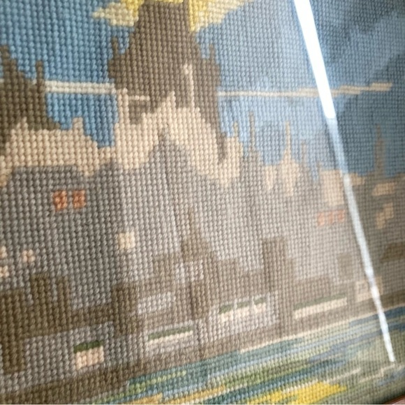 Vintage cross stitch city scene framed tapestry - Picture 6 of 16